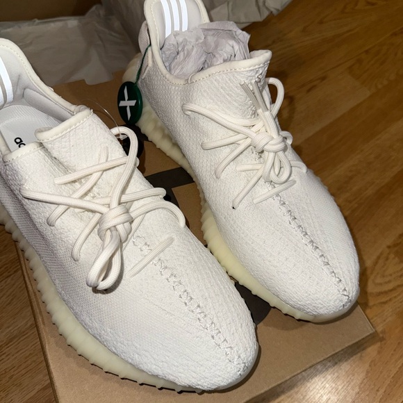 adidas Other - Adidas Yeezy Boost 350 V2 Box in Brown and Black